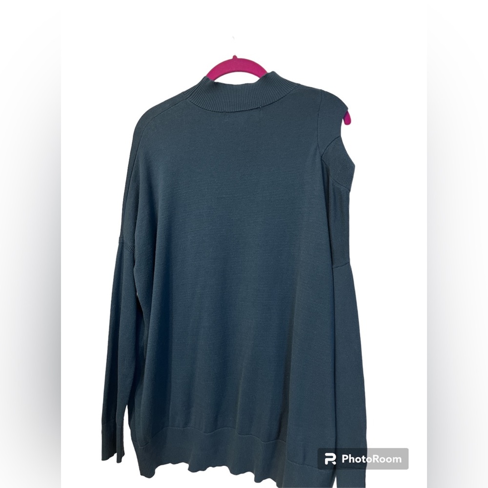 Blue Lemon women’s sweater size M. Oversized with cold shoulder/one side.